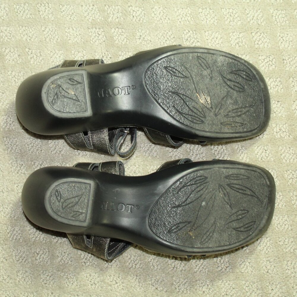 Naot Women's 7.5 Distressed Pewter 1" Platform 3" Heeled Sandals - Picture 7 of 7